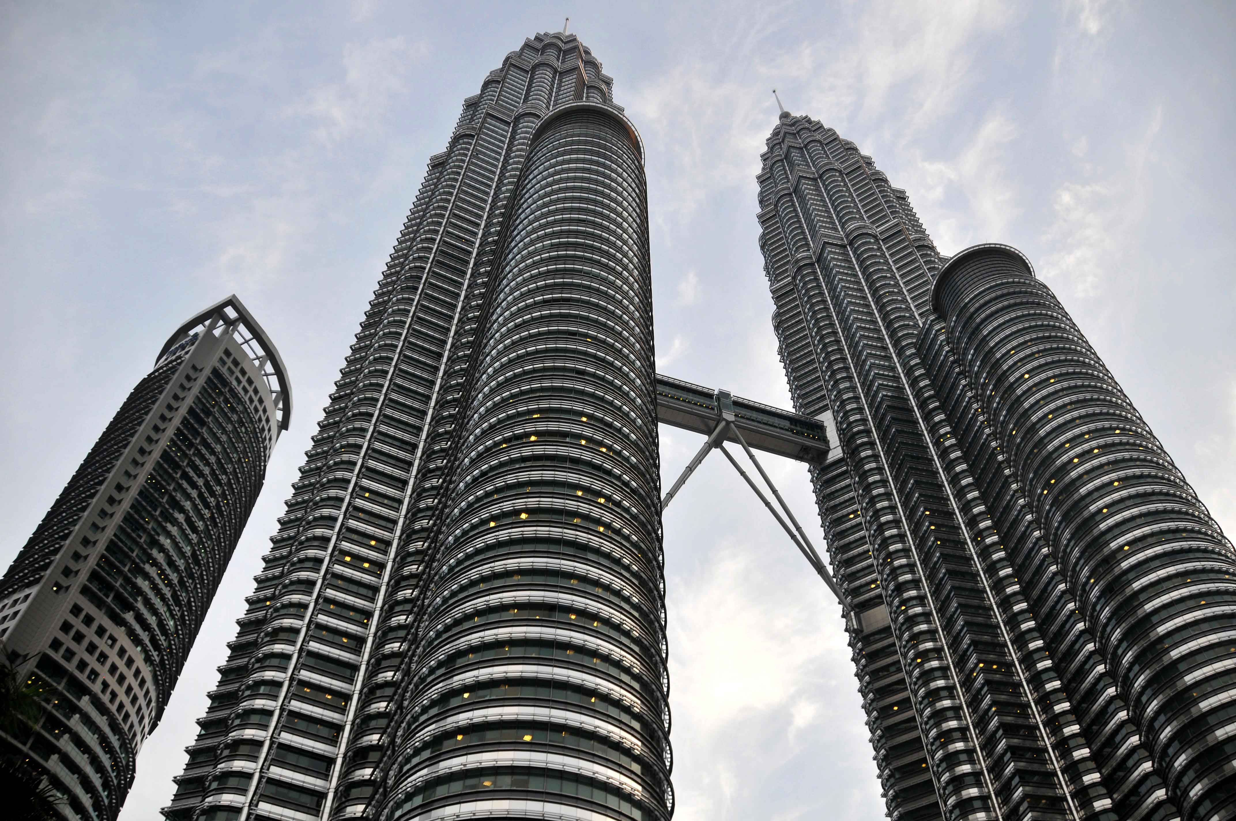 Wieże Petronas w Kuala Lumpur w Malezji Wieże Petronas w Kuala Lumpur w Malezji